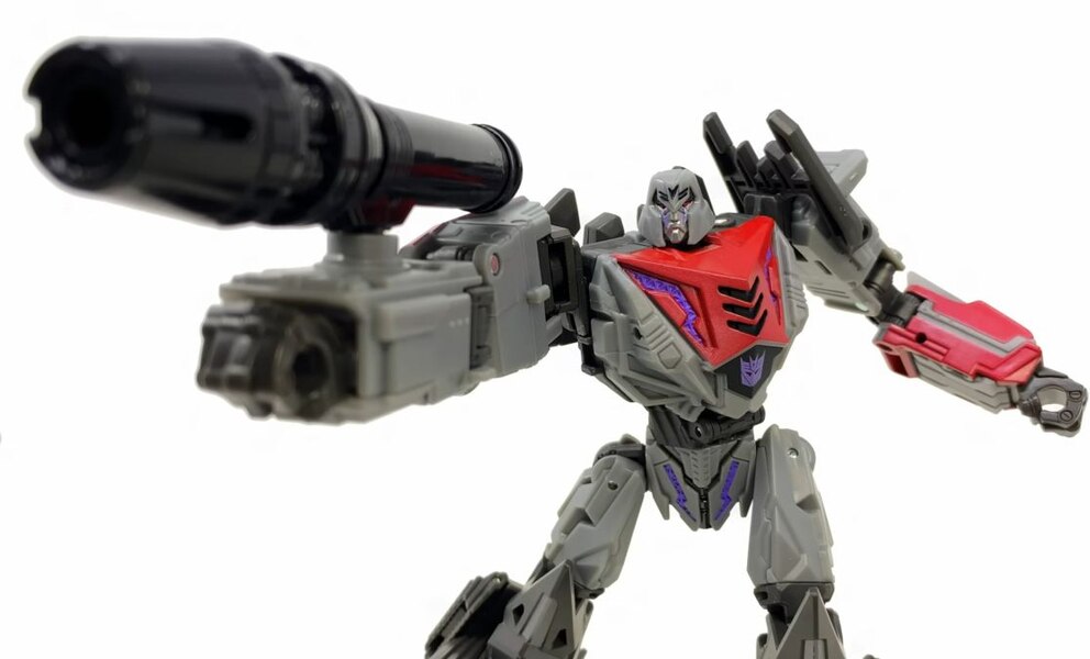 Image Of Gamer Edition Megatron Voyager From War For Cybertron Studio Series  (30 of 33)